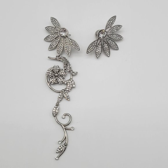 Burberry Mismatch Crystal Floral Dangle and Stud Set, Signed, NWT and Dust Bag - Picture 3 of 11